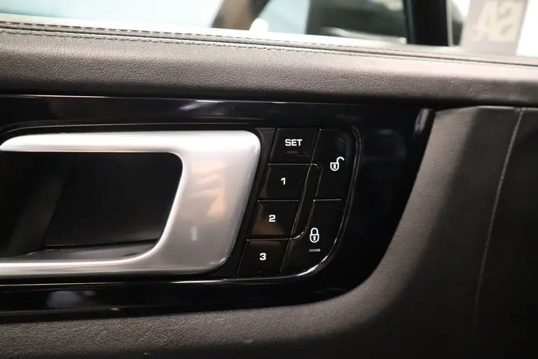 Porsche Cayenne 3.0 E-Hybrid BOSE Sport Chrono Leder Schuif/kanteldak Magnum afbeelding 14