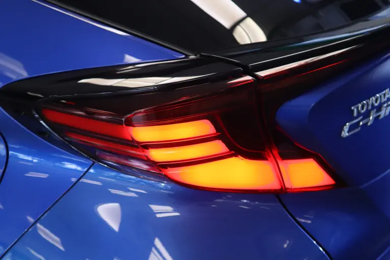 Toyota C-HR 1.8 Hybrid Bi-Tone Keyless Go & Start afbeelding 5