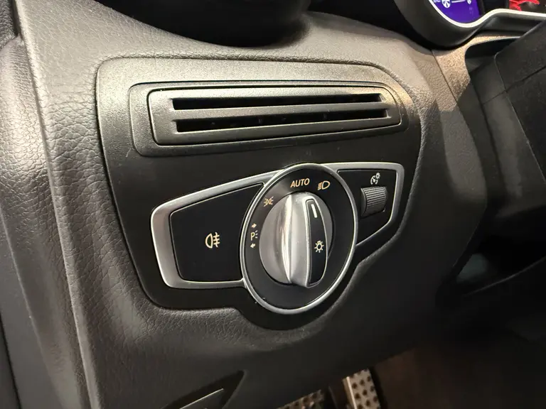 Mercedes-Benz GLC Coupé 300e 4MATIC Business Solution AMG Panoramadak PDC Achteruitrijcamera !! 2e Pinksterdag zijn wij geopend van 12.00 tot 17.00u !! afbeelding 25