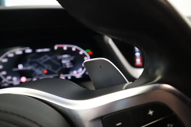 BMW 1-serie M135i xDrive High Executive Edition 306PK Headup Display Sportuitlaat Navigatie PDC VCP Cruise Control 19LMV  Volleder interieur Schaal stoelen 2 Jaar garantie mogelijk* ( vraag naar de voorwaarde) afbeelding 12