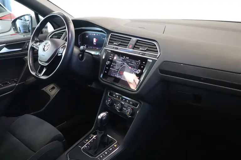 Volkswagen Tiguan Allspace 1.5 TSI Highline Business R 7-Persoons Panoramadak Navigatie Camera CruiseControl * 2e Paasdag zijn wij geopend van 12:00 tot 17:00uur! * afbeelding 26