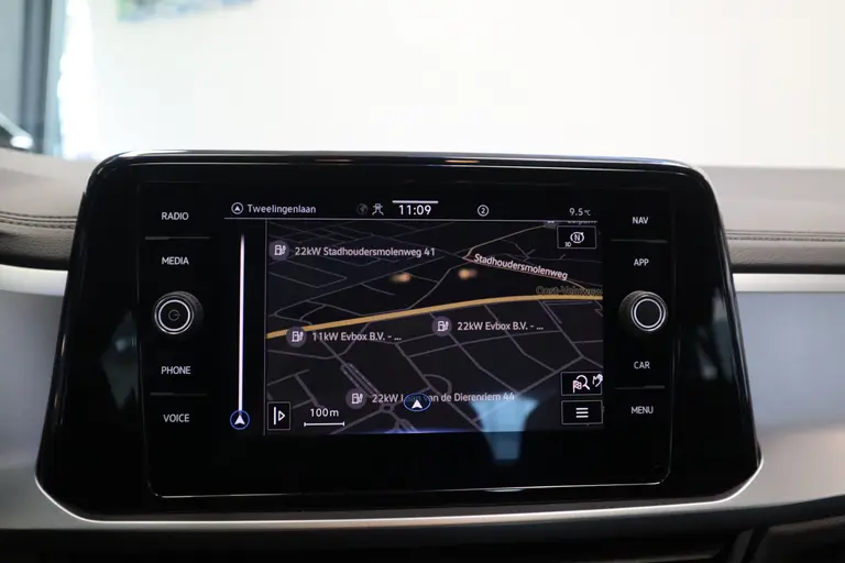 Volkswagen T-Roc 1.5 TSI Life Business Navigatie PDC 16LMV Cruise Control PDC VCP Stoelverwarming afbeelding 14