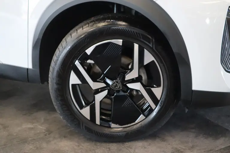 Peugeot 2008 1.2 PureTech 130 GT Dab+ PDC  VCP 17LMV  130PK Navigatie 24 maanden garantie mogelijk (*vraag naar de voorwaarden) afbeelding 6