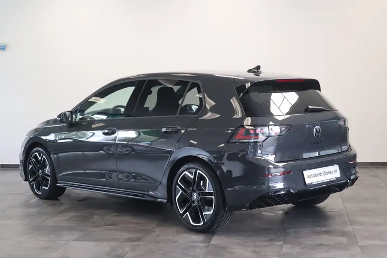 Volkswagen Golf 1.5 eTSI R-Line Edition ! Nieuw Type ! Panoramadak Full-led Navigatie Adaptive-Cruise afbeelding 3