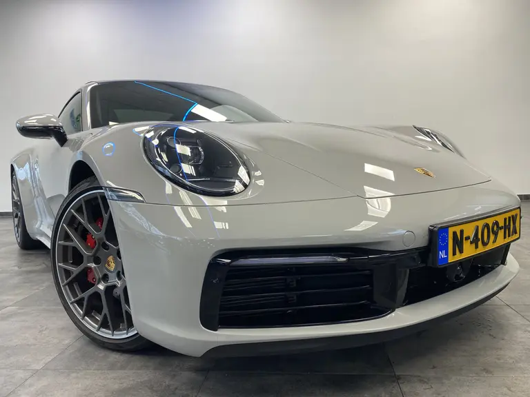 Porsche 911 3.0 Carrera 4 S Sport chrono Bose Dealer onderhouden Kreide Grau Panoramadak ACC 450PK! * 2e Paasdag zijn wij geopend van 12:00 tot 17:00uur! * afbeelding 2
