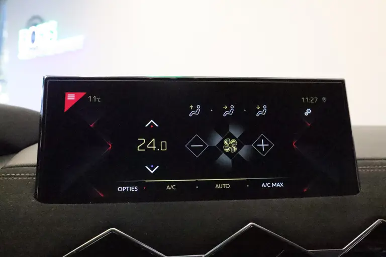 DS DS 3 Crossback 1.2 PureTech Performance Line Full-led Navigatie 18'lmv 2 jaar garantie mogelijk* (vraag naar de voorwaarden) afbeelding 14