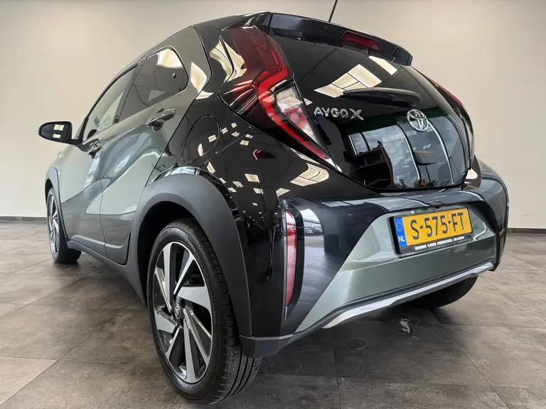 Toyota Aygo X 1.0 VVT-i S-CVT Envy 5-Drs. ClimateControl 18'lmv Navigatie 24 maanden garantie mogelijk (*vraag naar de voorwaarden) afbeelding 5