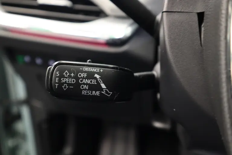 Skoda Enyaq iV 80 First Edition High Panoramadak HUD VCP Navi Clima Cruise Camera 21"LM afbeelding 16