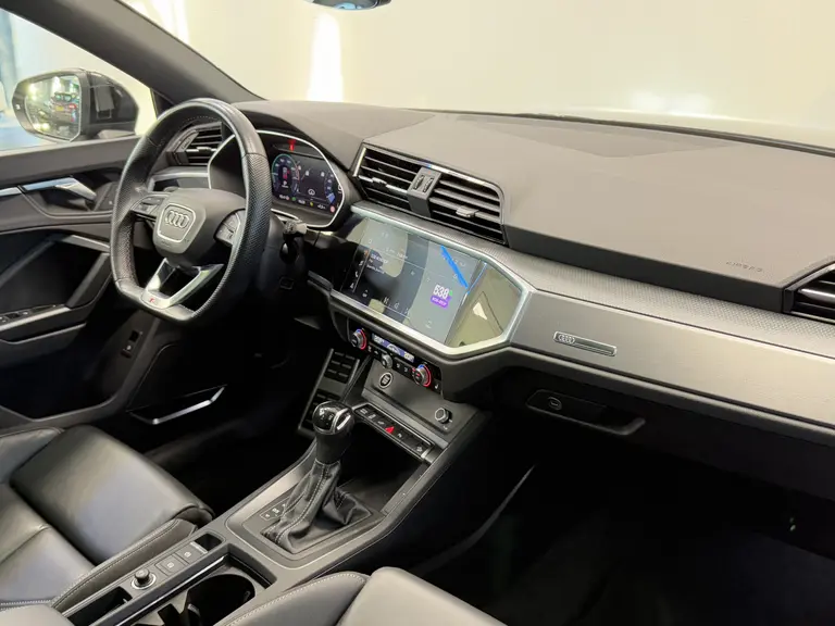 Audi Q3 45 TFSI e S edition Panorama 20LMV Climate Control Navigatie afbeelding 10