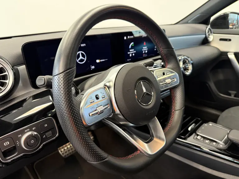Mercedes-Benz A-Klasse 250 e AMG Line ACC PDC 360' camera Panoramadak Head-Up afbeelding 6