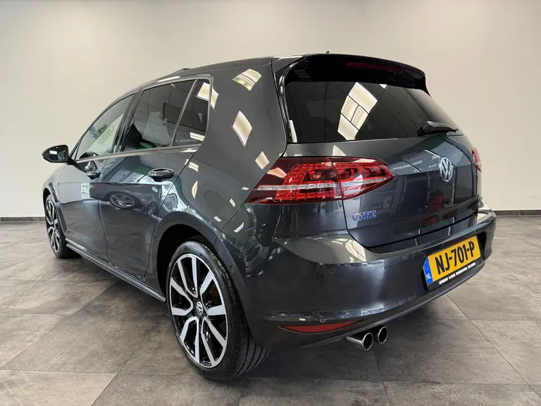 Volkswagen Golf 1.4 TSI GTE ACC PDC Panoramadak Blind Spot 18"LM afbeelding 5