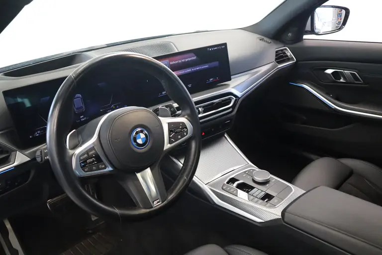 BMW 3 Serie Touring 320e Schuif/Kanteldak Harman Kardon Head-Up Elek. stoelen afbeelding 7