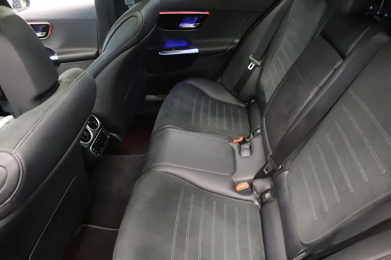 Mercedes-Benz C-Klasse Estate 300 e AMG Line Panorama Memorie Stoelen Sfeerverlichting Head up afbeelding 24