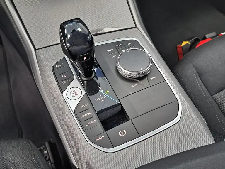 BMW 3 Serie 318i Executive Navigatie Clima Cruise PDC LM 157 PK! afbeelding 18