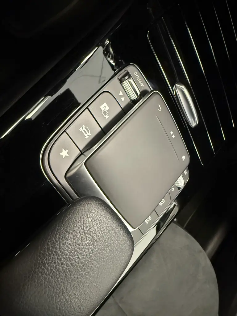 Mercedes-Benz A-Klasse 250 e AMG Line ACC PDC 360' camera Panoramadak Head-Up afbeelding 17