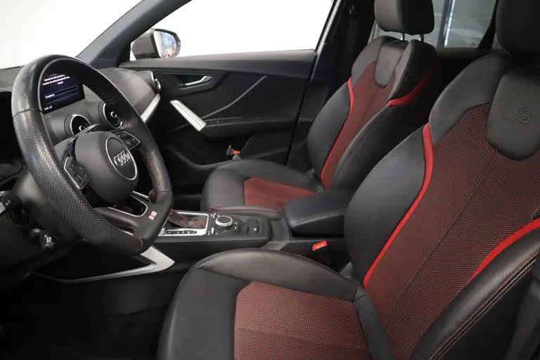 Audi Q2 35 TFSI S Edition S-Line Panoramadak 19lmv Navigatie CruiseControl 2 Jaar garantie mogelijk* ( vraag naar de voorwaarde) afbeelding 9