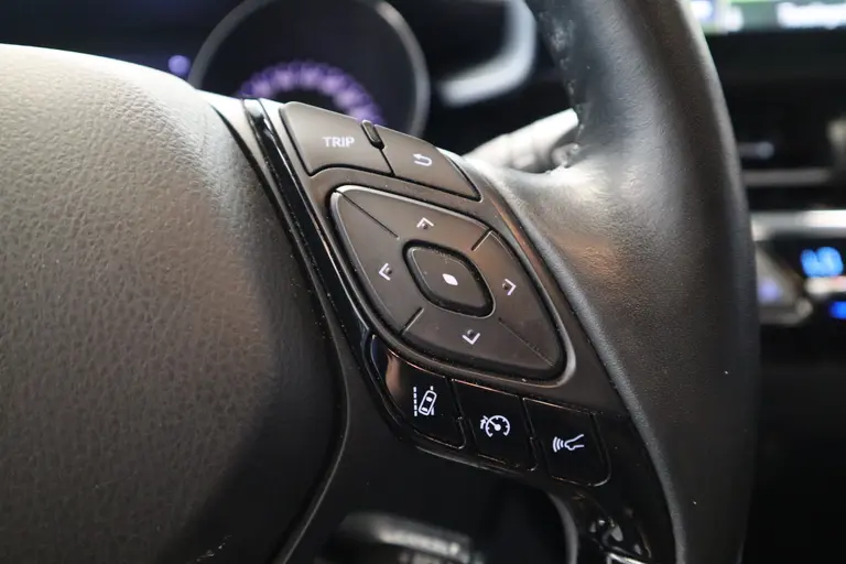 Toyota C-HR 1.8 Hybrid Bi-Tone Keyless Go & Start afbeelding 11