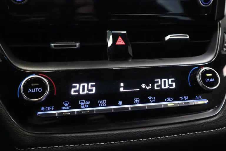 Toyota Corolla Touring Sports 1.8 Hybrid GR-Sport 17LMV Cruise Control  Cruise Control Apple carplay 2 Jaar garantie mogelijk* ( vraag naar de voorwaarde) afbeelding 13