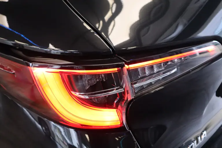 Toyota Corolla Touring Sports 1.8 Hybrid GR-Sport 17LMV Cruise Control  Cruise Control Apple carplay 2 Jaar garantie mogelijk* ( vraag naar de voorwaarde) afbeelding 5