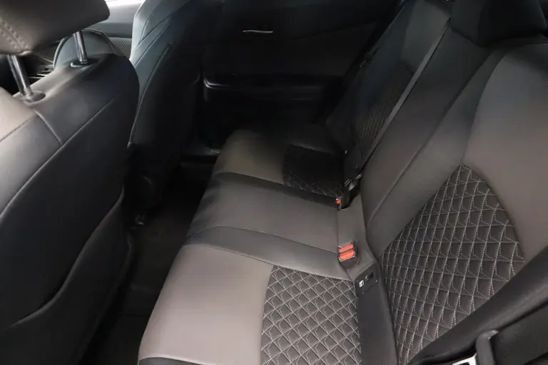 Toyota C-HR 2.0 Hybrid Executive Navigatie Cruise control 18LMV trekhaak DAB+ 24 maanden garantie mogelijk (*vraag naar de voorwaarden) afbeelding 22