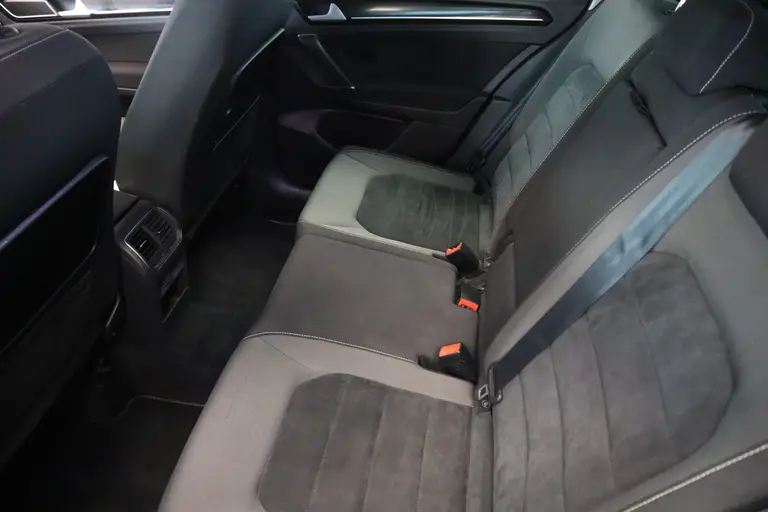 Volkswagen Golf Sportsvan 1.4 TSI Business Edition Navigatie 17LMV CruiseControl Trekhaak * 2e Paasdag zijn wij geopend van 12:00 tot 17:00uur! * afbeelding 17