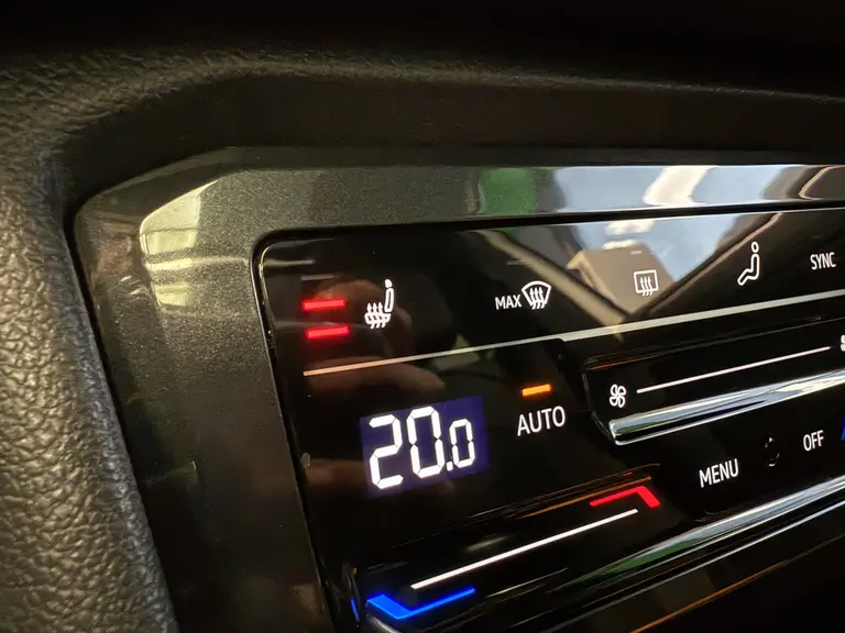Volkswagen Tiguan 1.4 TSI eHybrid R-Line Business 245 PK Balck line Panorama ACC VCP Navigatie Sfeerverlichting afbeelding 13