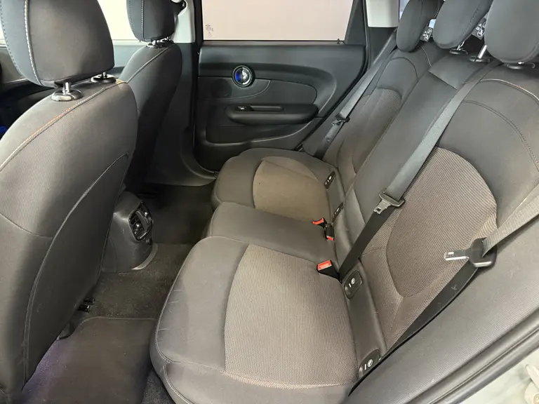 MINI Clubman 1.5 One Pepper ClimateControl 17'lmv TwoTone lak PDC * 2e Paasdag zijn wij geopend van 12:00 tot 17:00uur! * afbeelding 10