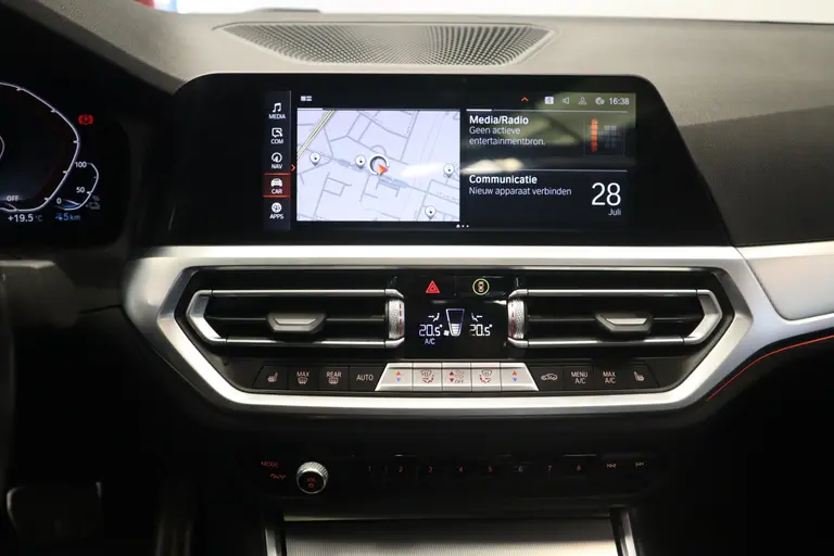 BMW 3-serie 330e High Executive Schuif/kanteldak ACC PDC Navi Co-Pilot HI-FI Laser Led Head-up Leder 20''LM M-Performance afbeelding 15