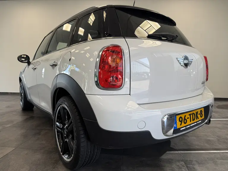 MINI Countryman 1.6 Cooper Chili 17'lmv Airco CruiseControl Two-Tone afbeelding 5