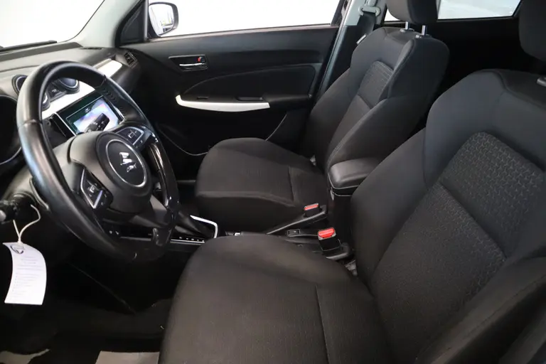 Suzuki Swift 1.0 Stijl 112PK Automaat TWo tone Color Navigatie Dab+ 16LMV Cruise Control Stoelverwarming afbeelding 7