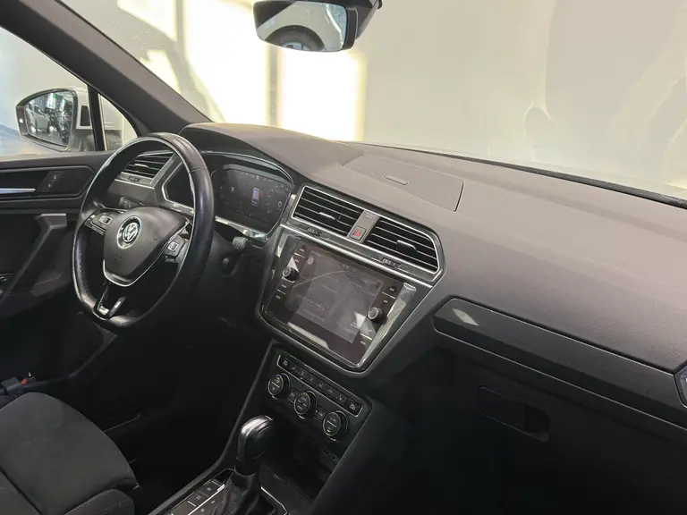 Volkswagen Tiguan 1.5 TSI ACT Highline Business R ACC Panoramadak 19'LM VCP NAP! afbeelding 9