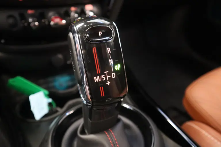 MINI Clubman 306PK 2.0 JCW ALL4 Harmann Kardon Navigatie Cruise control vol leder interieur 18LMV * 2e Paasdag zijn wij geopend van 12:00 tot 17:00uur! * afbeelding 17