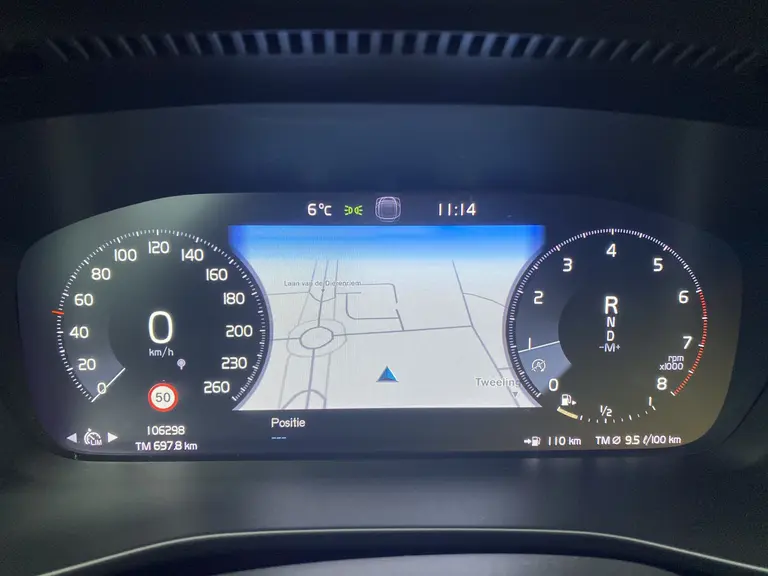 Volvo XC40 2.0 T4 Momentum Navigatie Full-led Trekhaak afbeelding 8