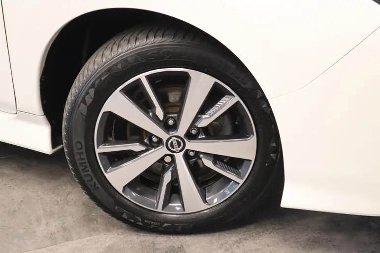 Nissan Leaf Acenta 40 kWh 150PK Navigatie, Cruise Control 360 Camera, 16LMV. Valt in de Subsidie regeling. * 2e Paasdag zijn wij geopend van 12:00 tot 17:00uur! * afbeelding 4
