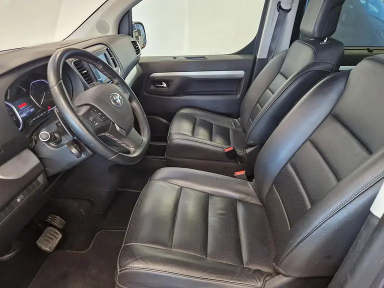 Toyota ProAce Verso 2.0 D-4D Executive VIP Long 7-Persoons Panoramadak Navigatie * 2e Paasdag zijn wij geopend van 12:00 tot 17:00uur! * afbeelding 8