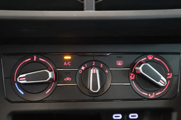 Volkswagen Polo 1.0 TSI R-Line Edition ACC 16''lmv Navigatie afbeelding 11