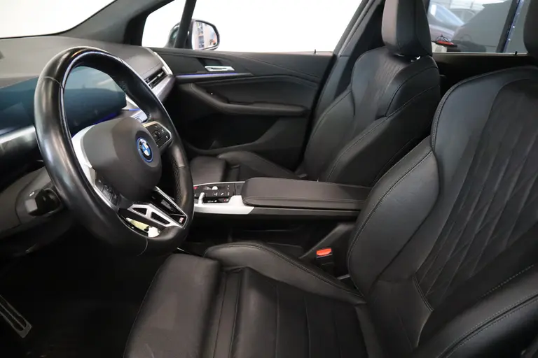 BMW 2 Serie Active Tourer 225e xDrive M-Sport HUD Keyless Go/Start 360 camera LED afbeelding 9