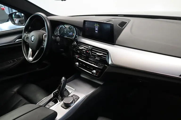 BMW 5 Serie 520i Corporate Lease High Executive Connect drive Navigatie PDC Cruise Control 18LMV Vol Leder afbeelding 23