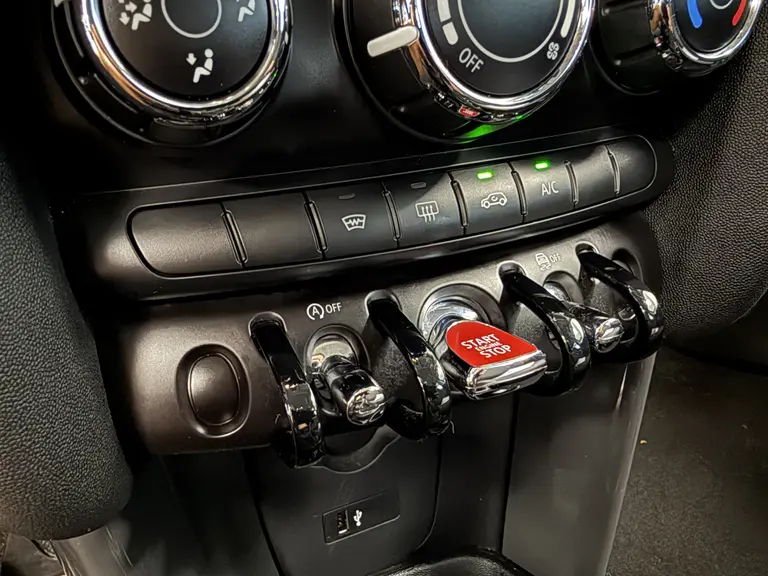 MINI Mini 1.5 One Salt 5-Drs. Airco CruiseControl Navigatie afbeelding 15