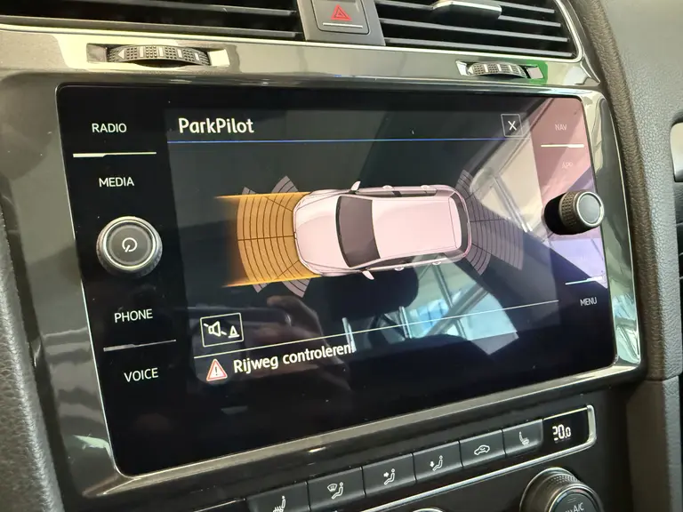 Volkswagen Golf 1.4 TSI Highline Panoramadak Navigatie Full-led 150pk! * 2e Paasdag zijn wij geopend van 12:00 tot 17:00uur! * afbeelding 18
