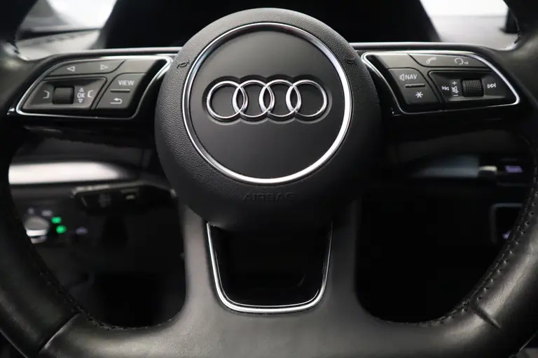 Audi A3 Sportback 1.4 e-tron Sport Navigatie el trekhaak 18LMV Cruise Control stoelverwarming afbeelding 9