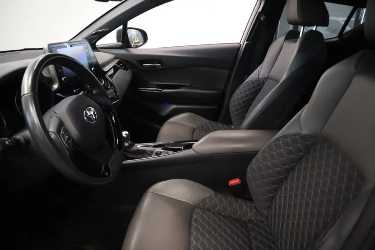 Toyota C-HR 2.0 Hybrid Executive Navigatie Cruise control 18LMV trekhaak DAB+ 24 maanden garantie mogelijk (*vraag naar de voorwaarden) afbeelding 8