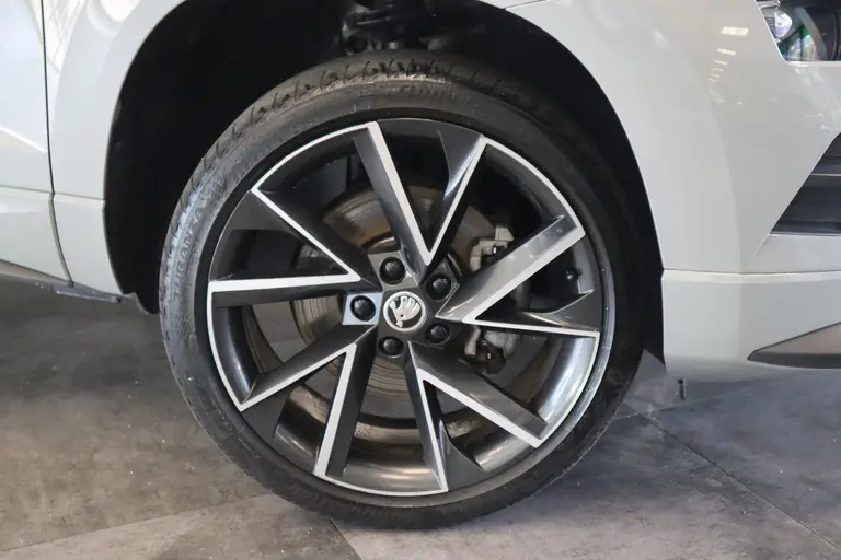 Skoda Karoq 1.5 TSI ACT Sportline Business CruiseControl Trekhaak Full-led afbeelding 4
