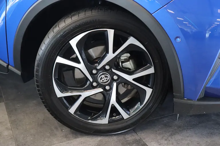 Toyota C-HR 1.8 Hybrid Bi-Tone Keyless Go & Start afbeelding 6