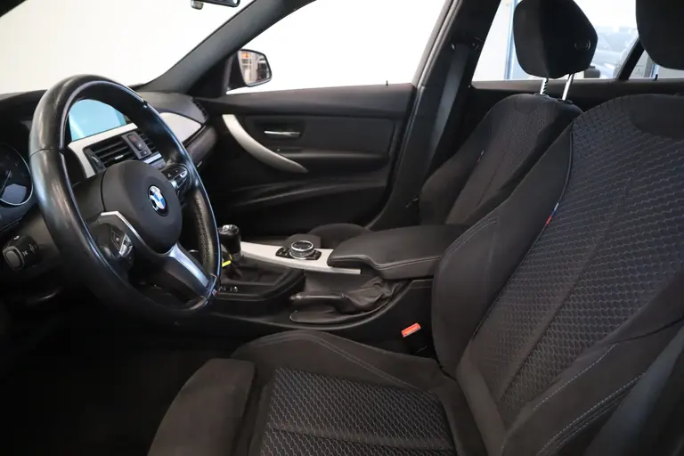 BMW 3-serie 316i Executive Cruise/Climate Navi M-Sport NAP Dealer onderhouden afbeelding 8