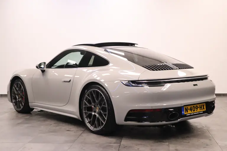 Porsche 911 3.0 Carrera 4 S Sport chrono Bose Dealer onderhouden Kreide Grau Panoramadak ACC 450PK! * 2e Paasdag zijn wij geopend van 12:00 tot 17:00uur! * afbeelding 4