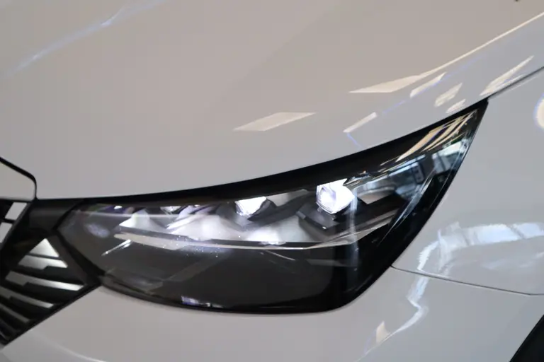 Peugeot 2008 1.2 PureTech 130 GT Dab+ PDC  VCP 17LMV  130PK Navigatie 24 maanden garantie mogelijk (*vraag naar de voorwaarden) afbeelding 5