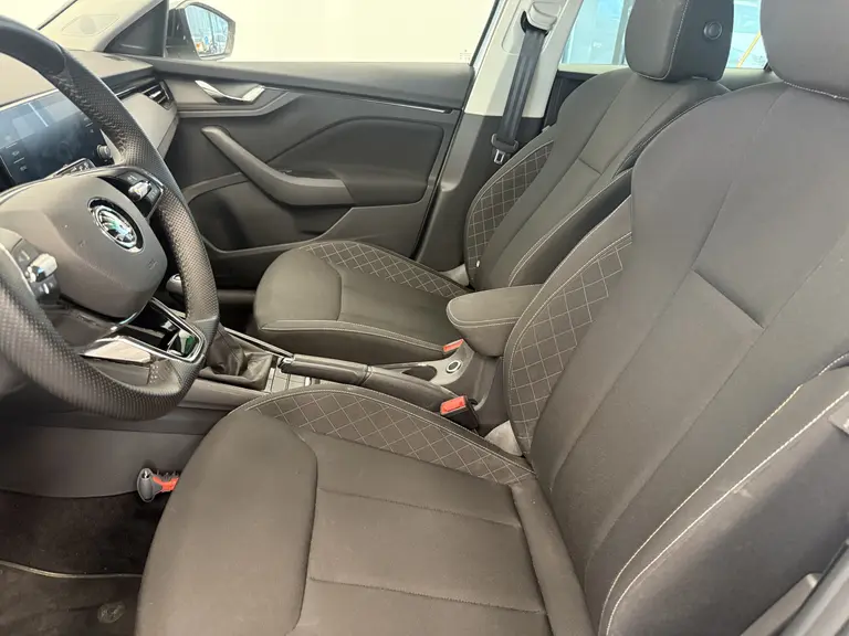 Skoda Kamiq 1.0 TSI Sport Business Adaptive-Cruise Full-led Carplay 24 maanden garantie mogelijk (*vraag naar de voorwaarden) afbeelding 11