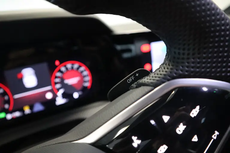 Volkswagen Golf 1.5 eTSI R-Line 2x Sfeerverlichting Full-led Adaptive-Cruise afbeelding 21