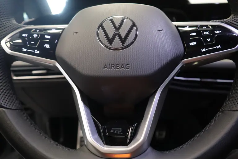 Volkswagen Golf 1.5 eTSI R-Line 2x Sfeerverlichting Full-led Adaptive-Cruise afbeelding 11